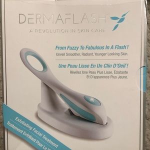 Dermaflash Complete Essentials Kit - NEW IN BOX!⚡️